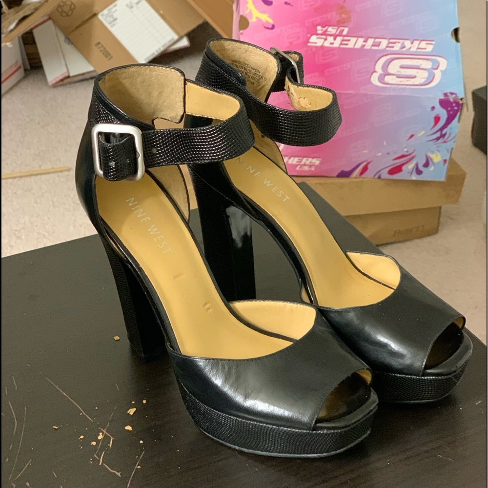 NEW Aldo Ankle strap with peep toe heel sandal